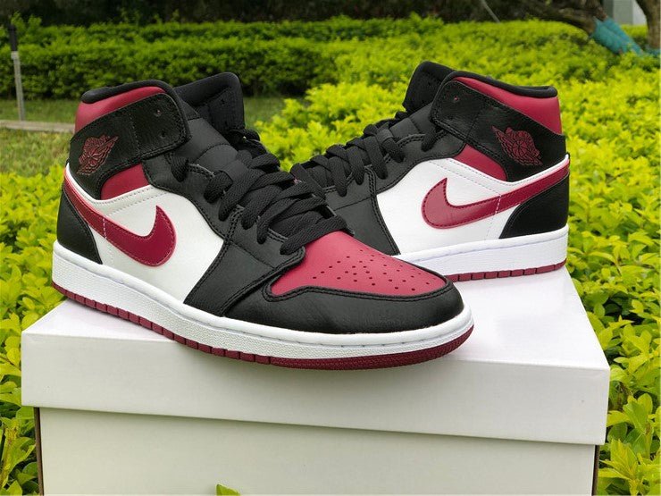 JORDAN 1 MID x BRED TOE - Phantom Kicks