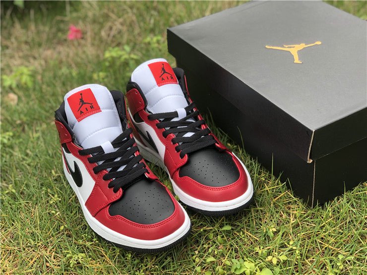 JORDAN 1 MID x CHICAGO BLACK TOE - Phantom Kicks