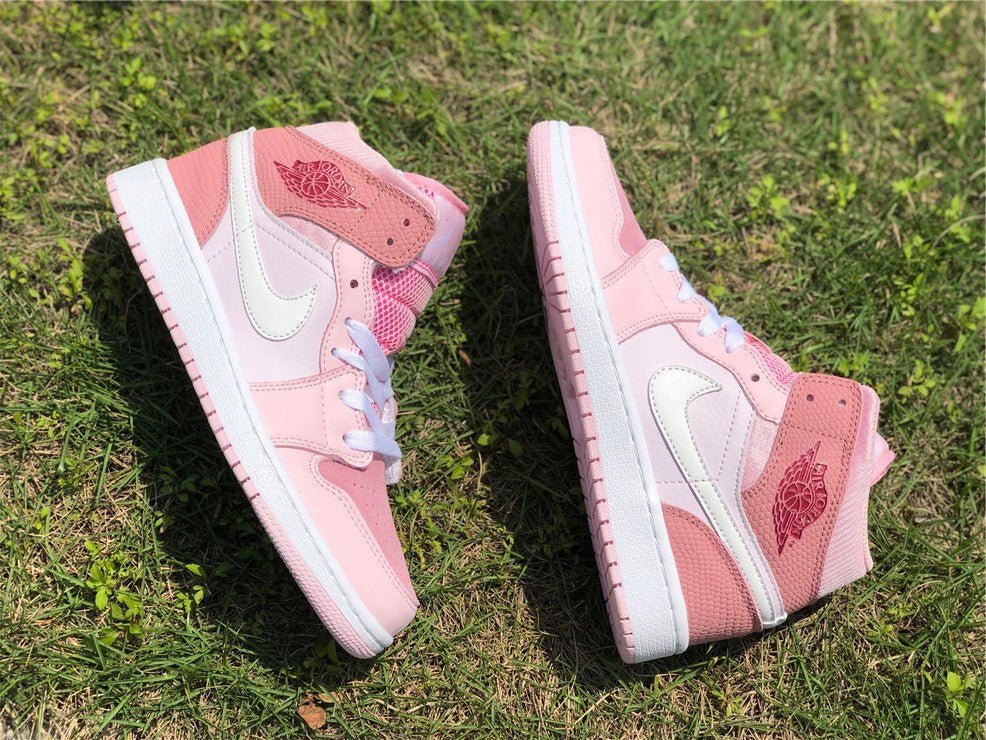 JORDAN 1 MID x DIGITAL PINK - Phantom Kicks