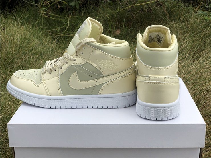 JORDAN 1 MID x GOOSE FEATHER YELLOW - Phantom Kicks