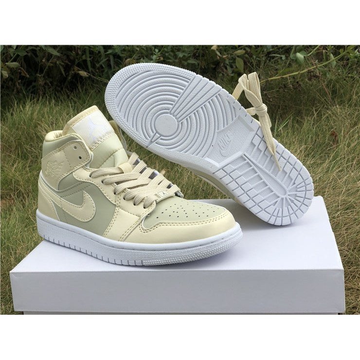JORDAN 1 MID x GOOSE FEATHER YELLOW - Phantom Kicks