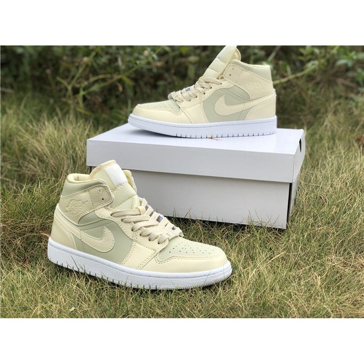 JORDAN 1 MID x GOOSE FEATHER YELLOW - Phantom Kicks
