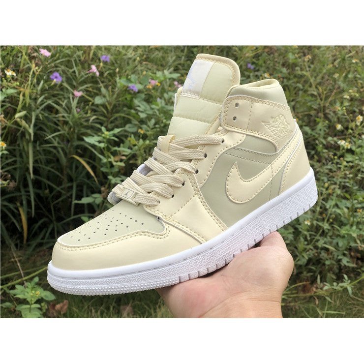 JORDAN 1 MID x GOOSE FEATHER YELLOW - Phantom Kicks