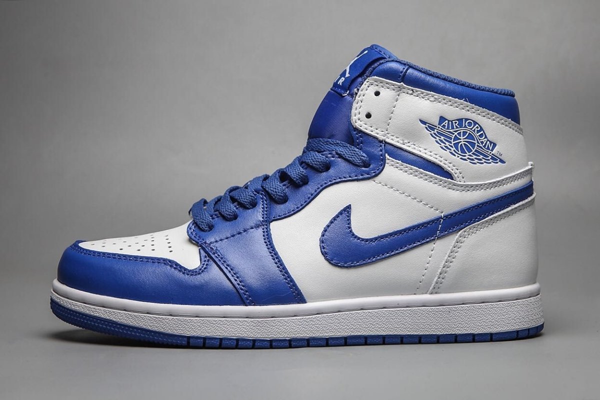 JORDAN 1 MID x HYPER ROYAL - Phantom Kicks