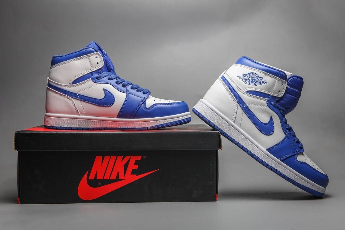 JORDAN 1 MID x HYPER ROYAL - Phantom Kicks