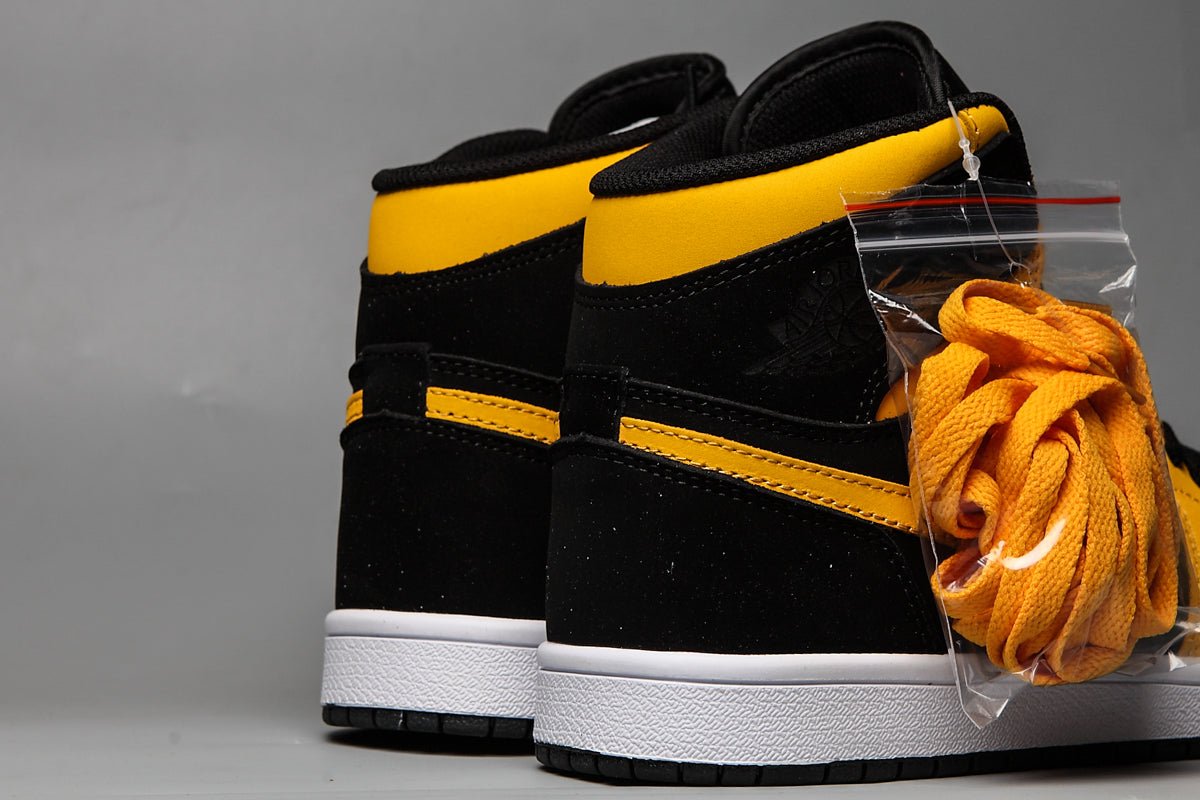 JORDAN 1 MID x REVERSE NEW LOVE - Phantom Kicks
