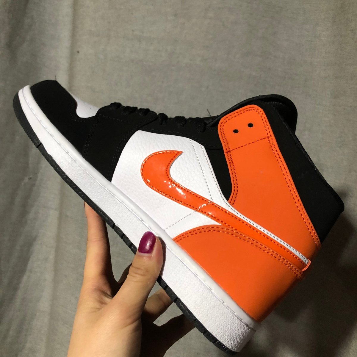 JORDAN 1 MID x SHATTERED BACKBOARD - Phantom Kicks