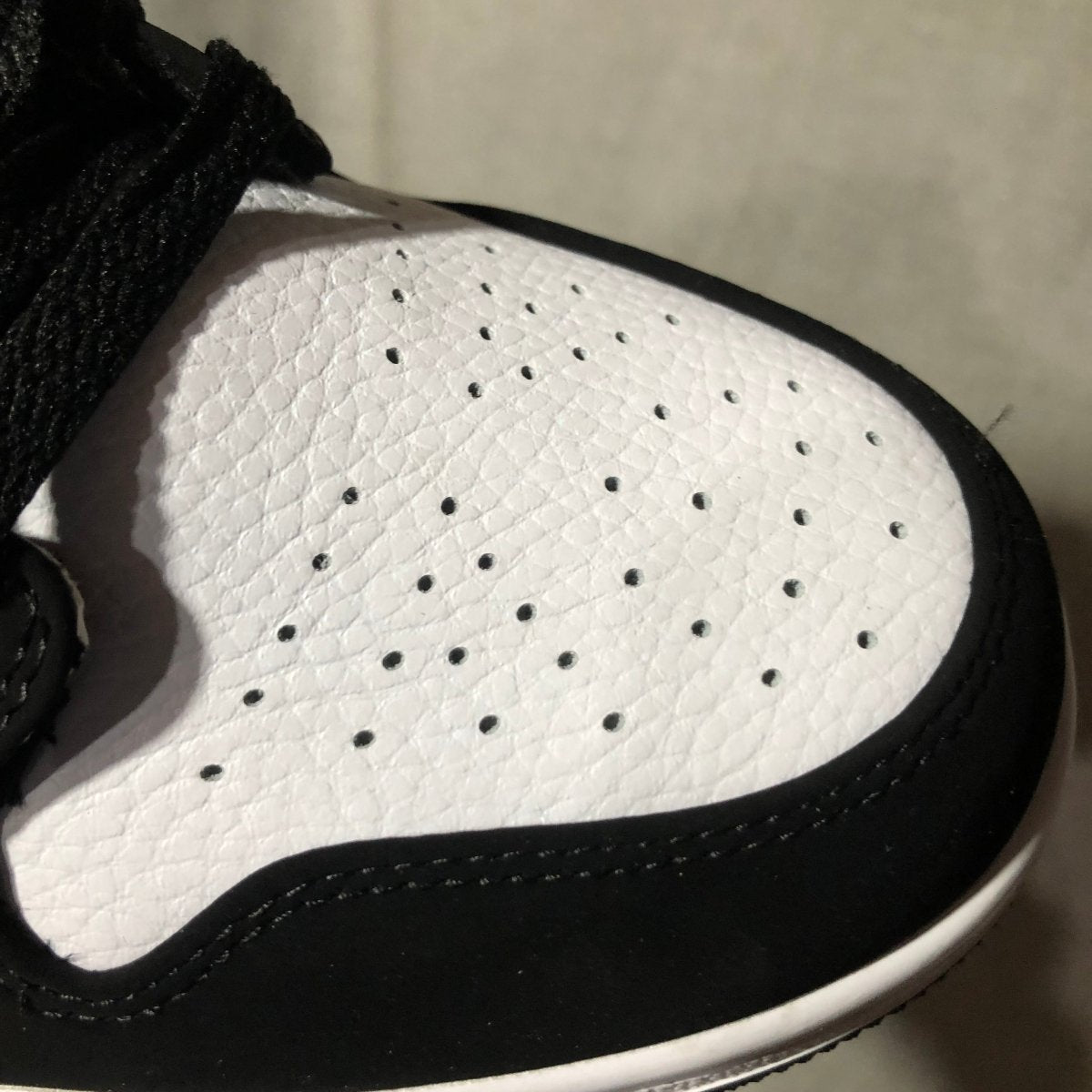 JORDAN 1 MID x SHATTERED BACKBOARD - Phantom Kicks