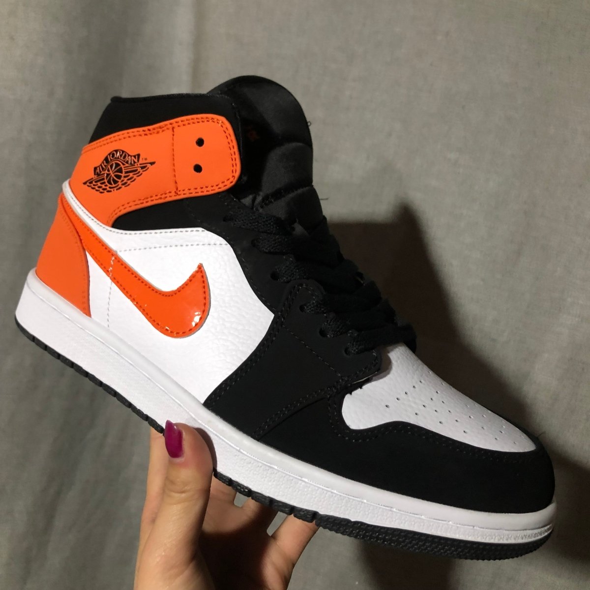 JORDAN 1 MID x SHATTERED BACKBOARD - Phantom Kicks