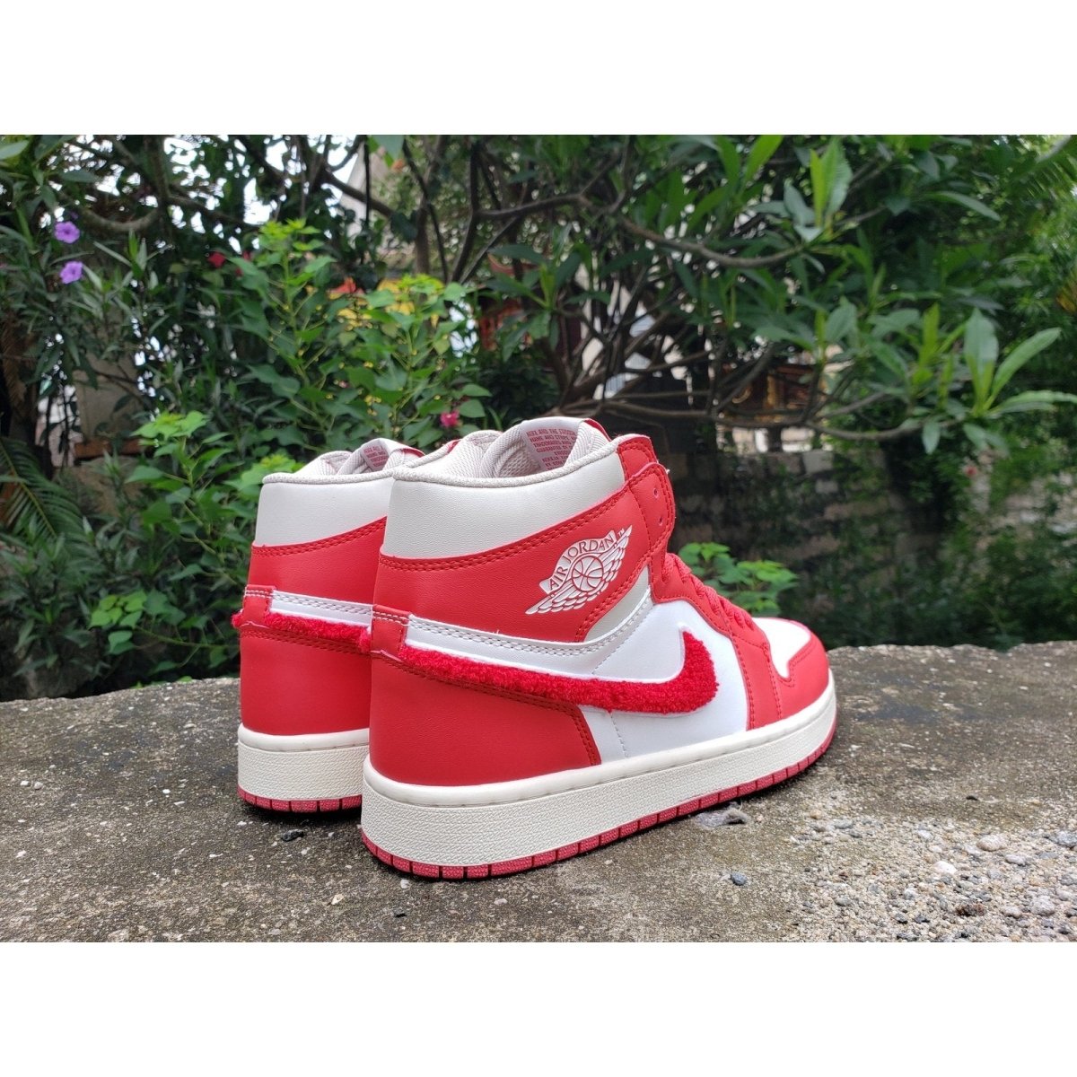 JORDAN 1 MID x SYRACUSE - Phantom Kicks