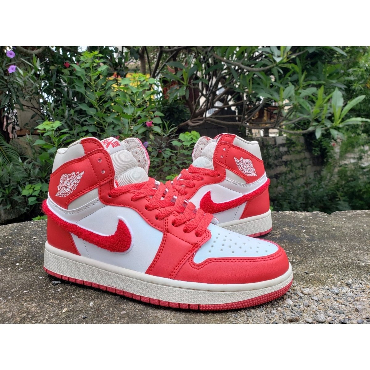 JORDAN 1 MID x SYRACUSE - Phantom Kicks