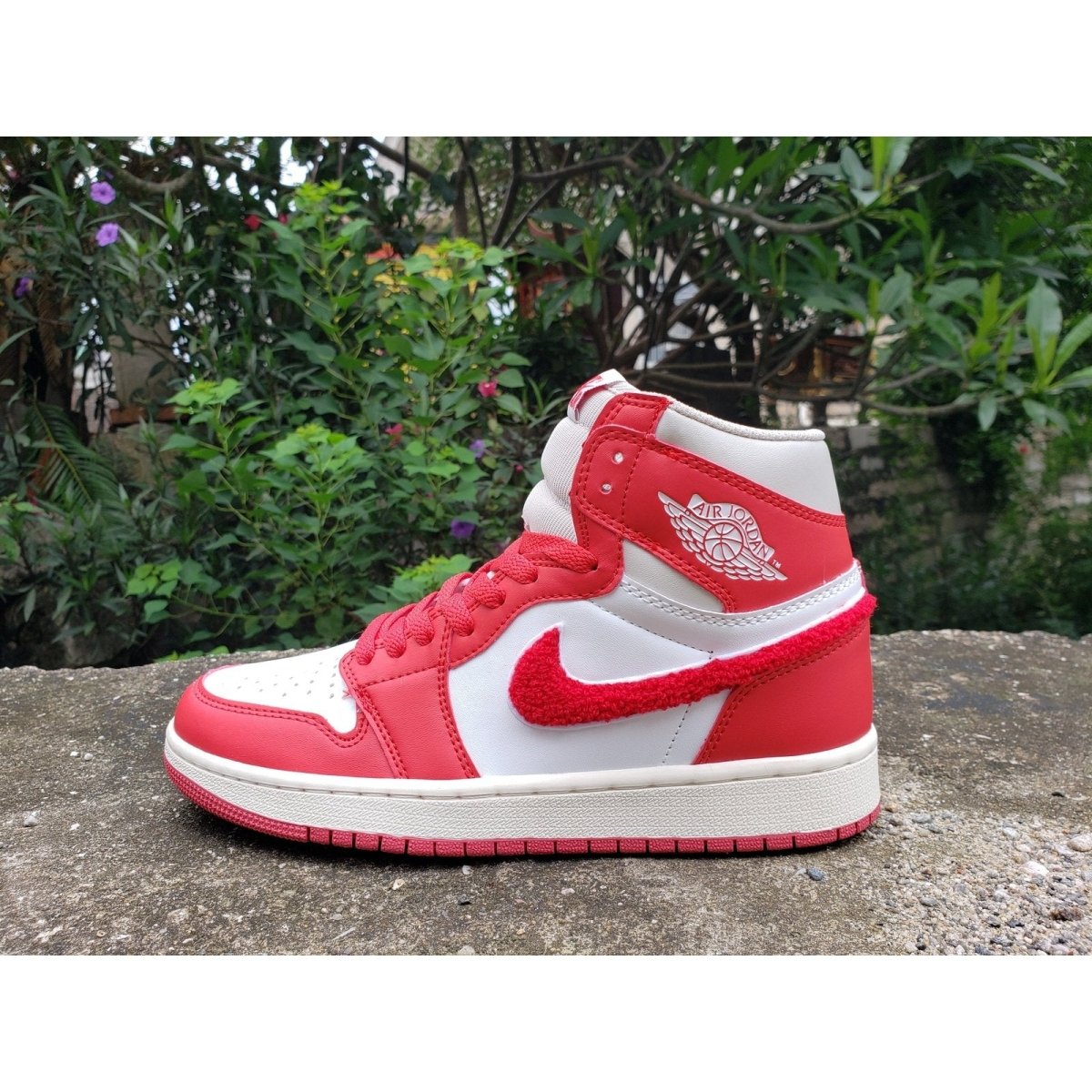 JORDAN 1 MID x SYRACUSE - Phantom Kicks