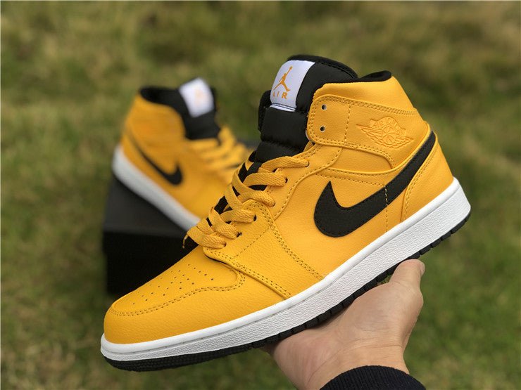 JORDAN 1 MID x UNIVERSITY GOLD BLACK - Phantom Kicks
