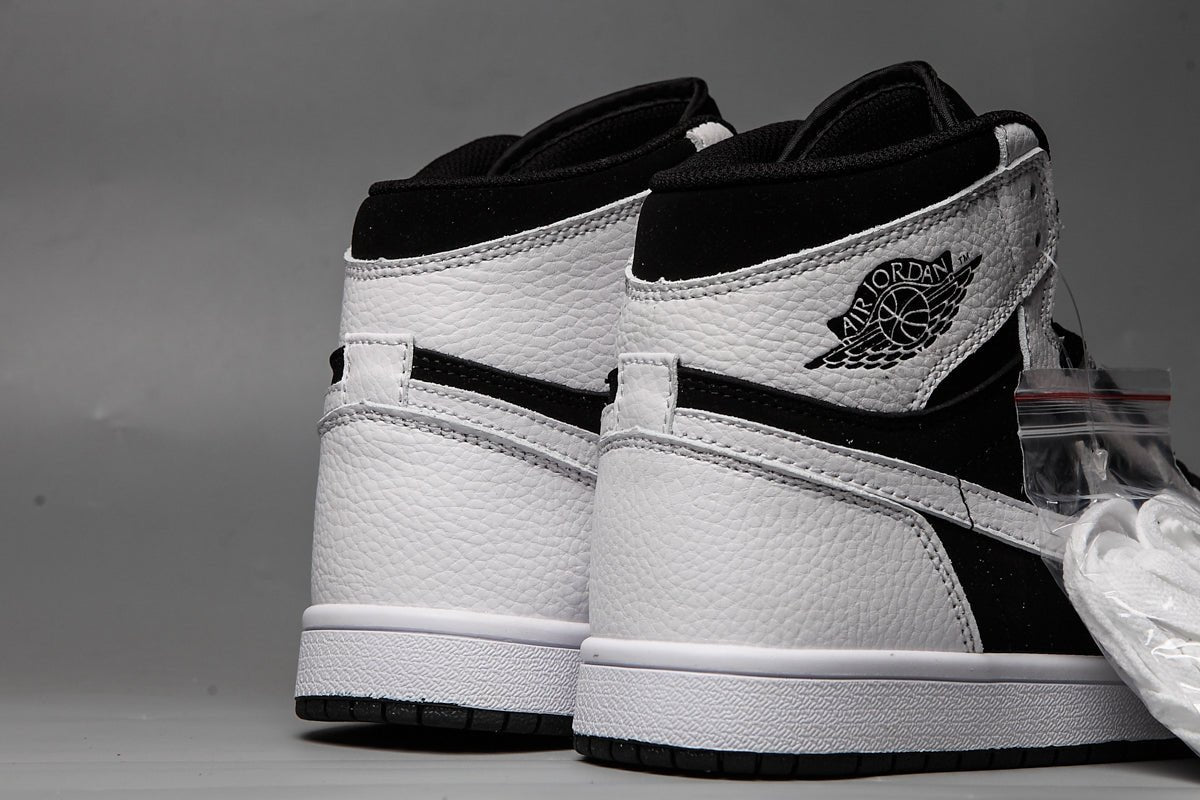 JORDAN 1 MID x WHITE BLACK - Phantom Kicks