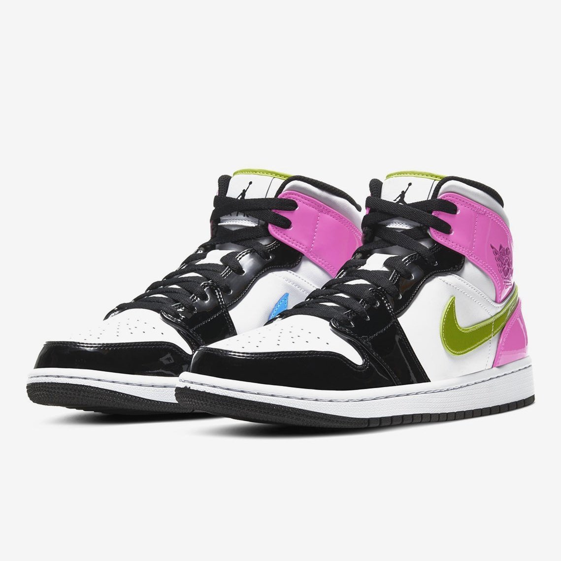 JORDAN 1 MID x WHITE BLACK CYBER PINK - Phantom Kicks