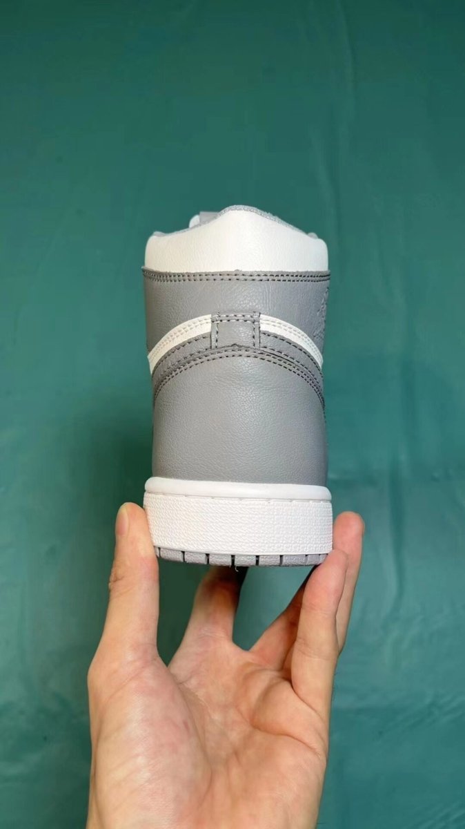 JORDAN 1 RETRO HIGH OG - Phantom Kicks