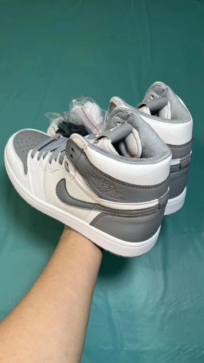 JORDAN 1 RETRO HIGH OG - Phantom Kicks