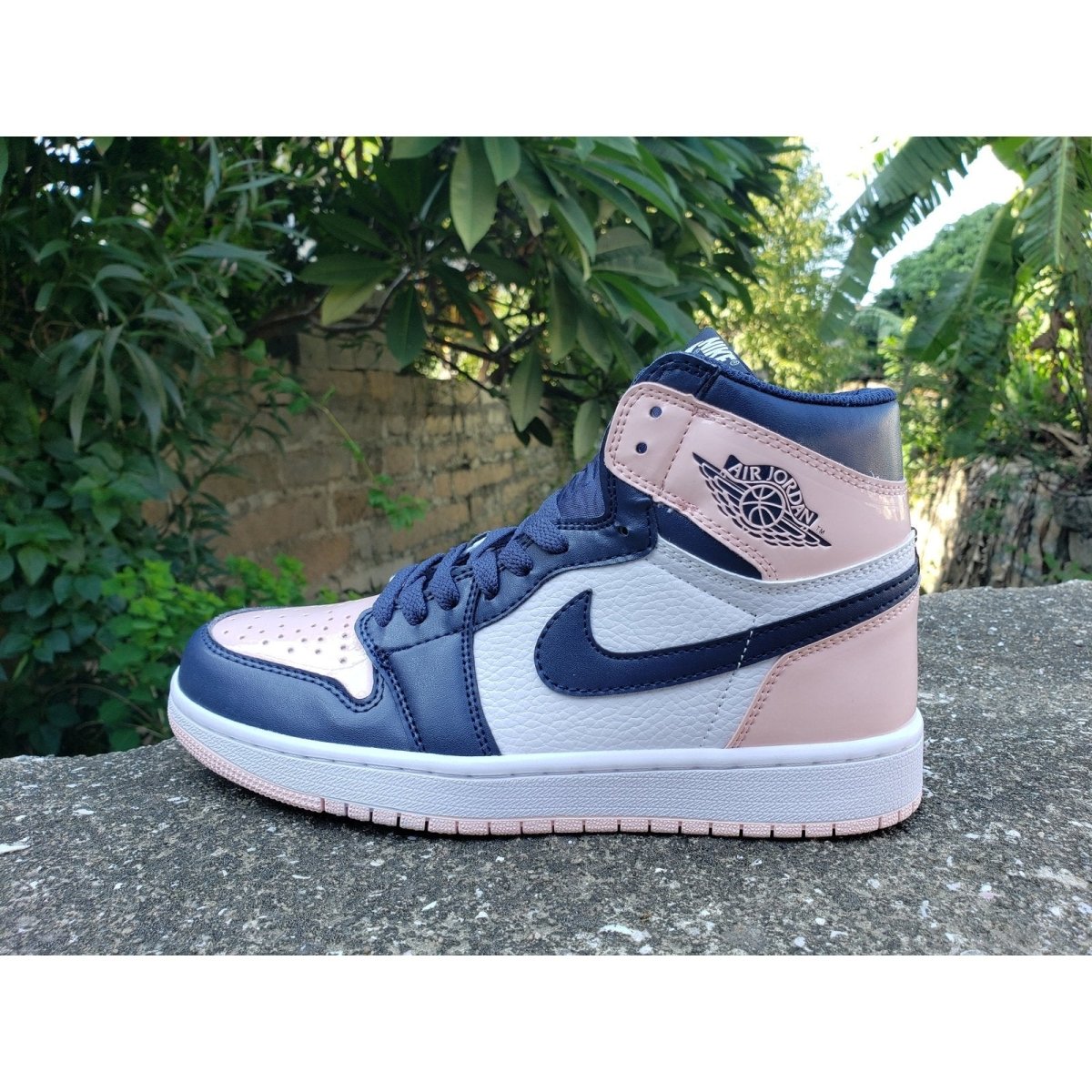 JORDAN 1 RETRO HIGH OG x ATMOSPHERE - Phantom Kicks