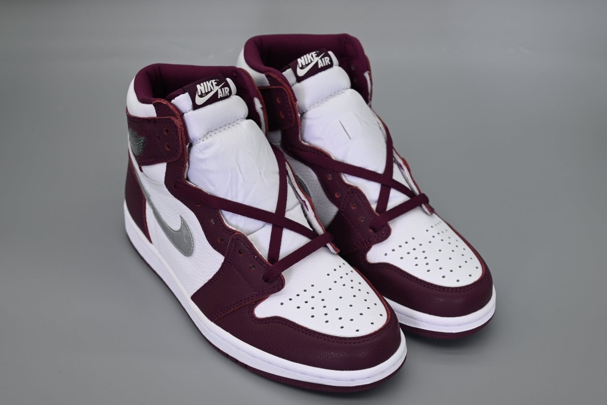 JORDAN 1 RETRO HIGH OG x BORDEAUX - Phantom Kicks