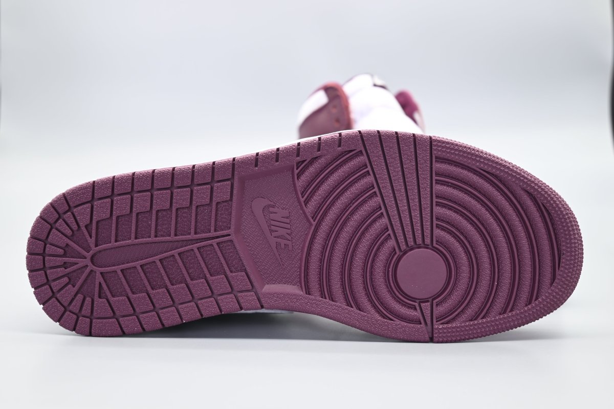 JORDAN 1 RETRO HIGH OG x BORDEAUX - Phantom Kicks