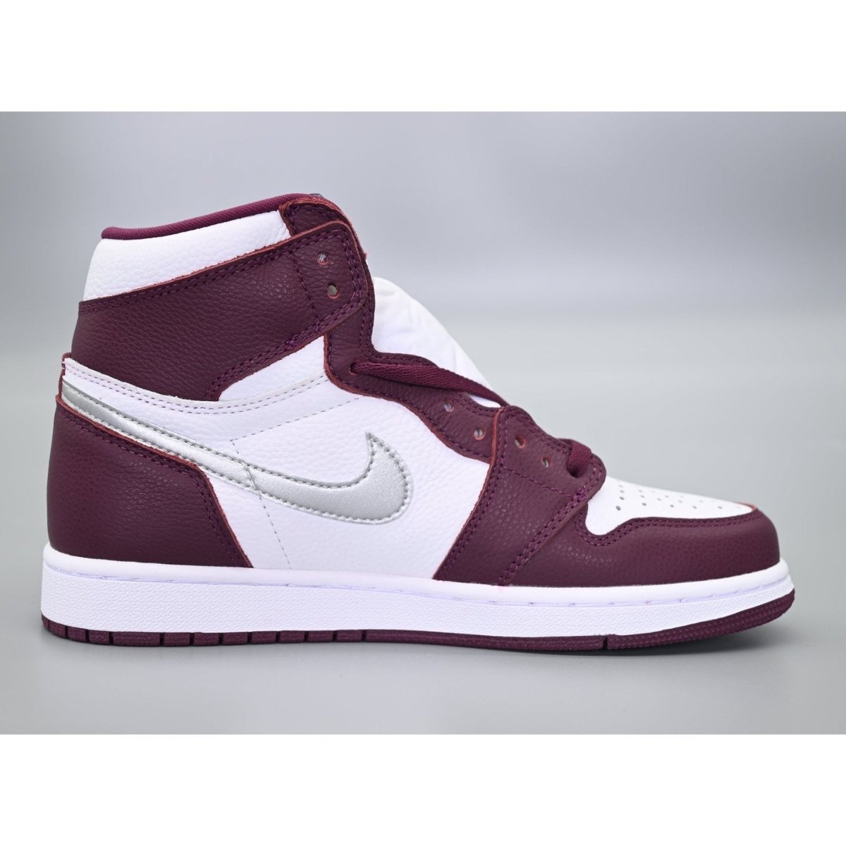 JORDAN 1 RETRO HIGH OG x BORDEAUX - Phantom Kicks