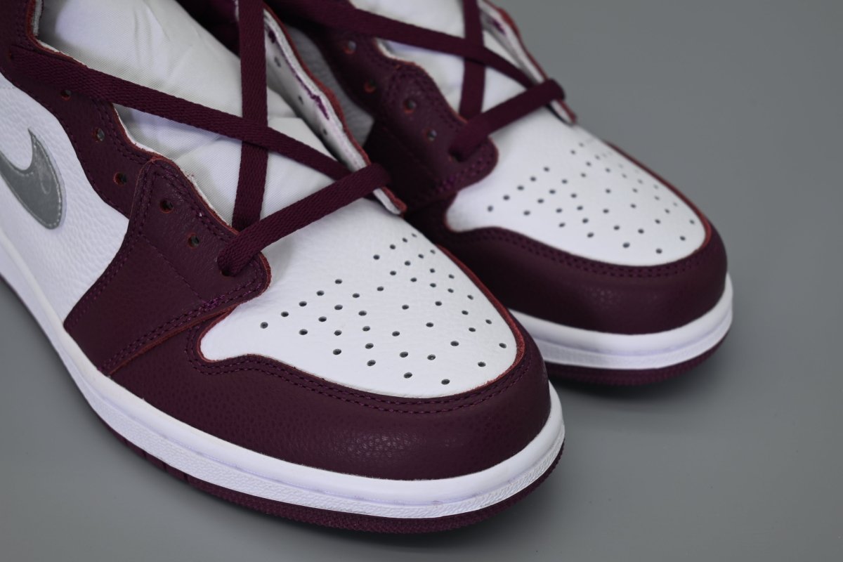 JORDAN 1 RETRO HIGH OG x BORDEAUX - Phantom Kicks