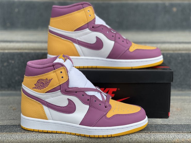 JORDAN 1 RETRO HIGH OG x BROTHERHOOD - Phantom Kicks