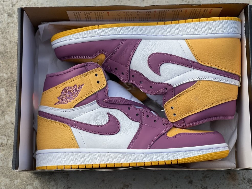 JORDAN 1 RETRO HIGH OG x BROTHERHOOD - Phantom Kicks