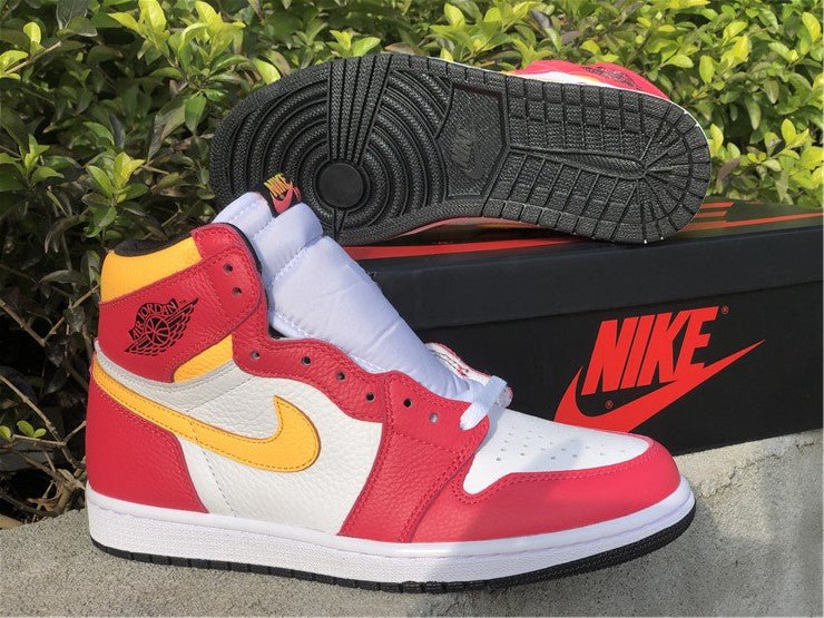JORDAN 1 RETRO HIGH OG x LIGHT FUSION RED - Phantom Kicks