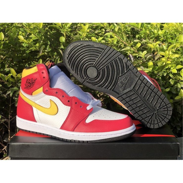 JORDAN 1 RETRO HIGH OG x LIGHT FUSION RED - Phantom Kicks