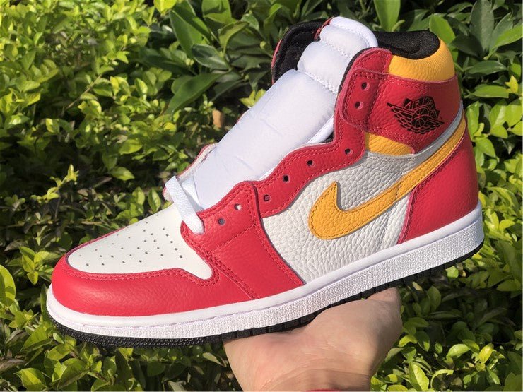 JORDAN 1 RETRO HIGH OG x LIGHT FUSION RED - Phantom Kicks