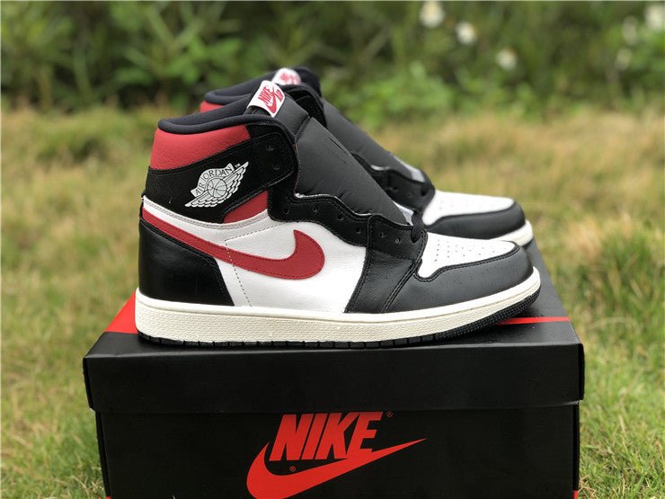 JORDAN 1 RETRO HIGH x BLACK GYM RED - Phantom Kicks