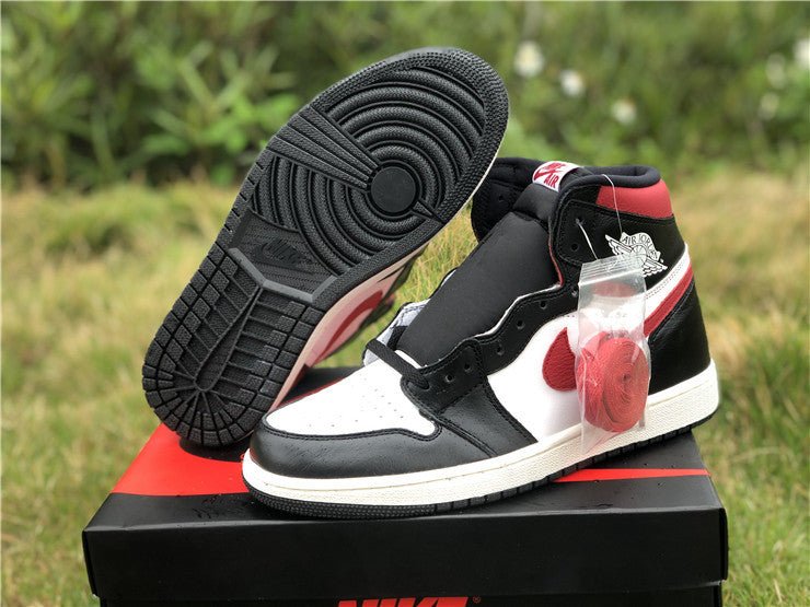 JORDAN 1 RETRO HIGH x BLACK GYM RED - Phantom Kicks