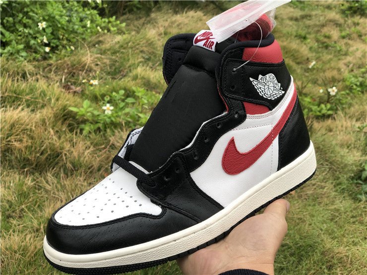 JORDAN 1 RETRO HIGH x BLACK GYM RED - Phantom Kicks