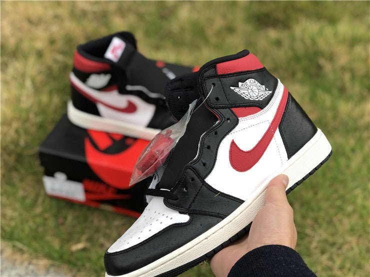 JORDAN 1 RETRO HIGH x BLACK GYM RED - Phantom Kicks