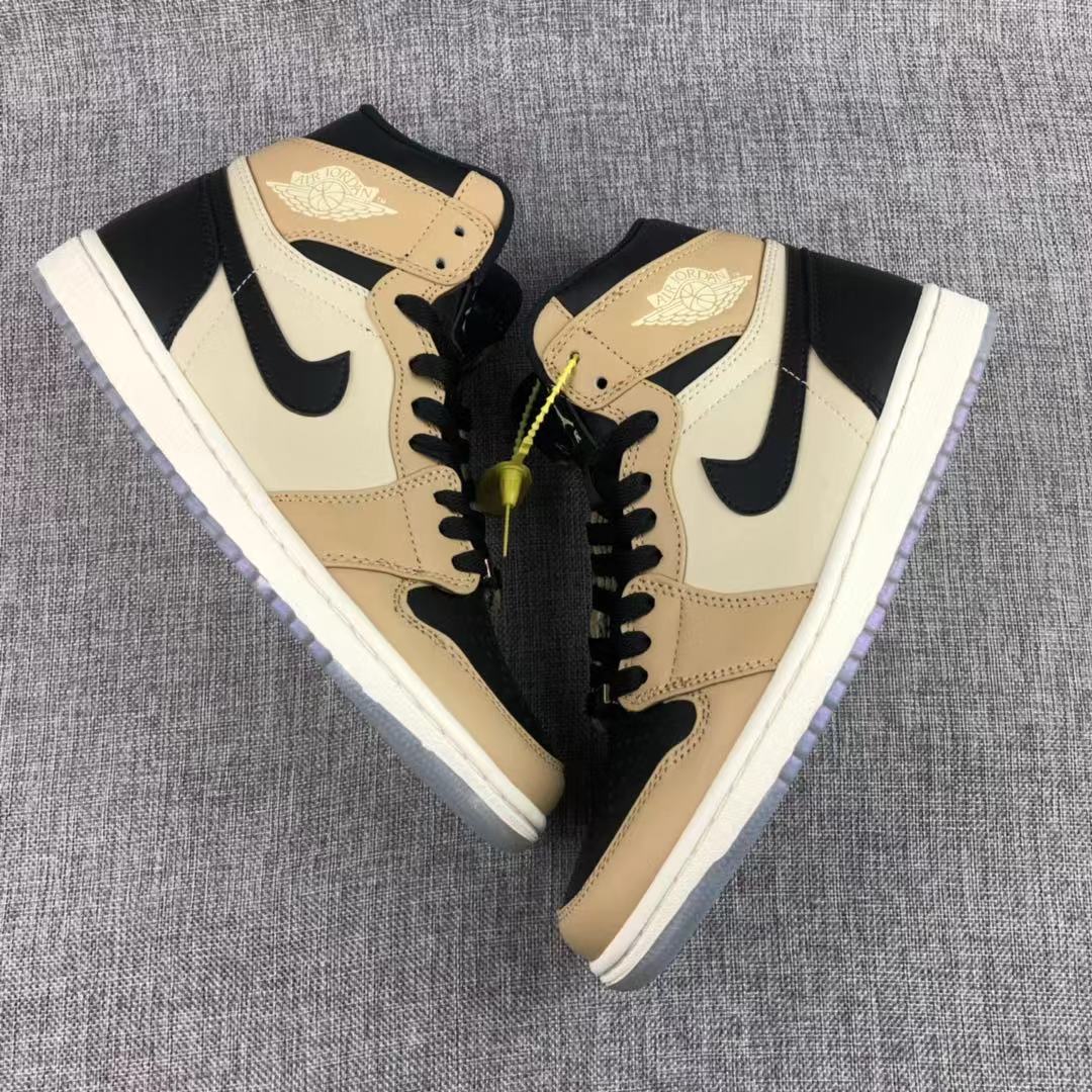 JORDAN 1 RETRO HIGH x BLACK MUSHROOM - Phantom Kicks