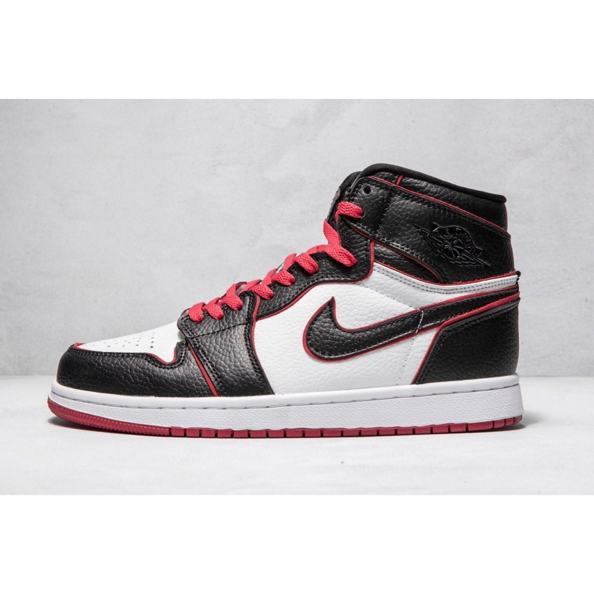 JORDAN 1 RETRO HIGH x BLOODLINE - Phantom Kicks
