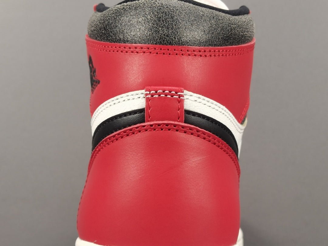 JORDAN 1 RETRO HIGH x CHICAGO LOST & FOUND - Phantom Kicks
