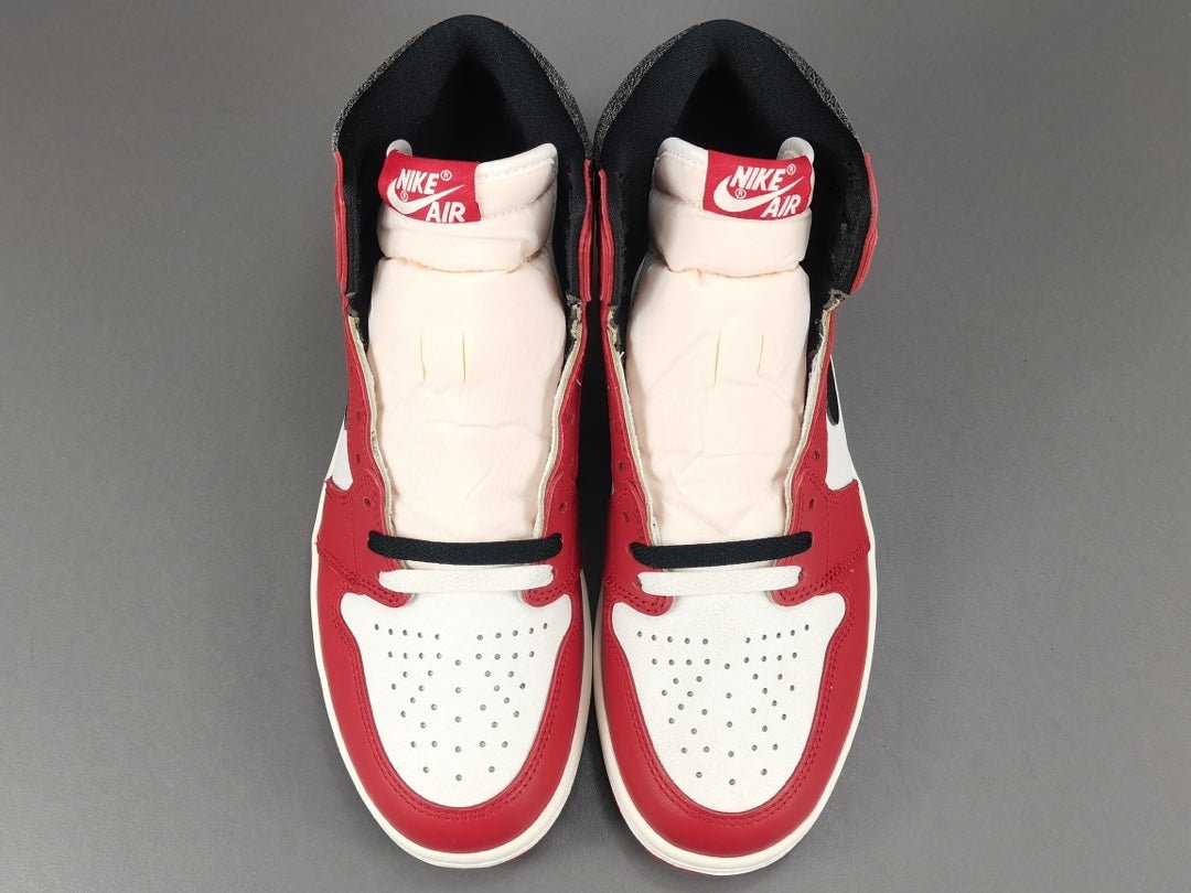 JORDAN 1 RETRO HIGH x CHICAGO LOST & FOUND - Phantom Kicks