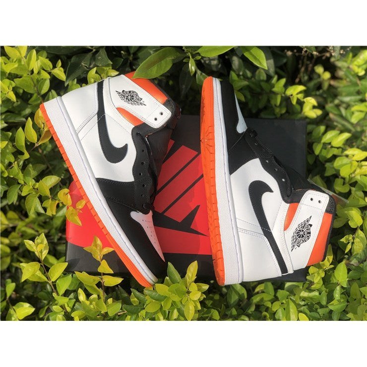 JORDAN 1 RETRO HIGH x ELECTRO ORANGE - Phantom Kicks