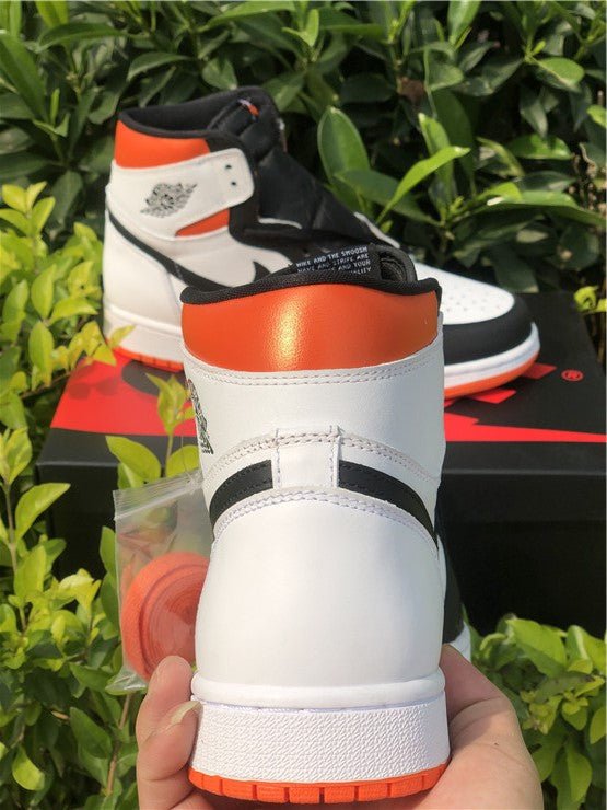 JORDAN 1 RETRO HIGH x ELECTRO ORANGE - Phantom Kicks