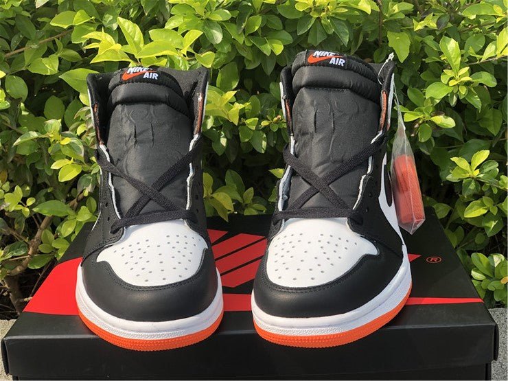 JORDAN 1 RETRO HIGH x ELECTRO ORANGE - Phantom Kicks