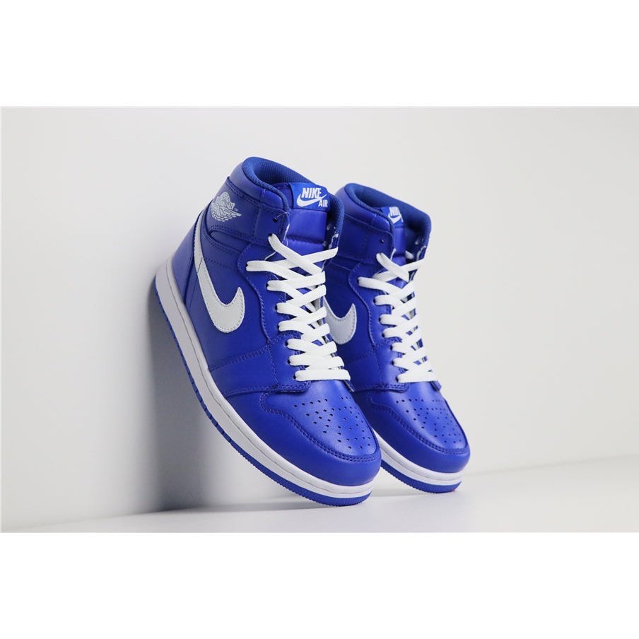 JORDAN 1 RETRO HIGH x HYPER ROYAL - Phantom Kicks