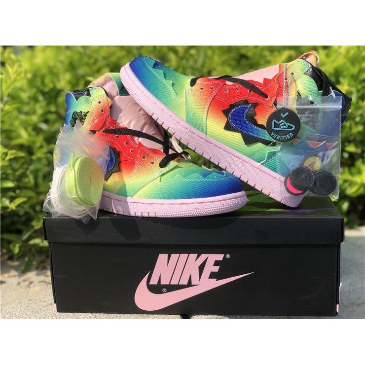 JORDAN 1 RETRO HIGH x J BALVIN - Phantom Kicks