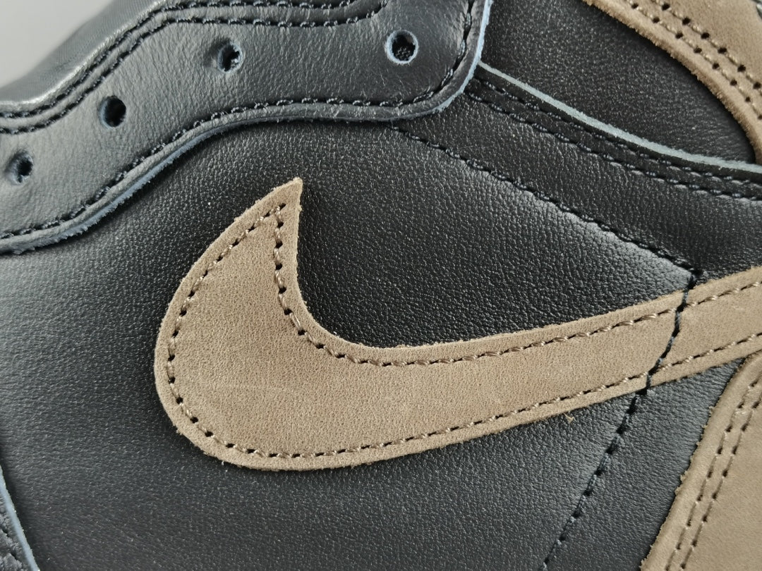JORDAN 1 RETRO HIGH x PALOMINO - Phantom Kicks