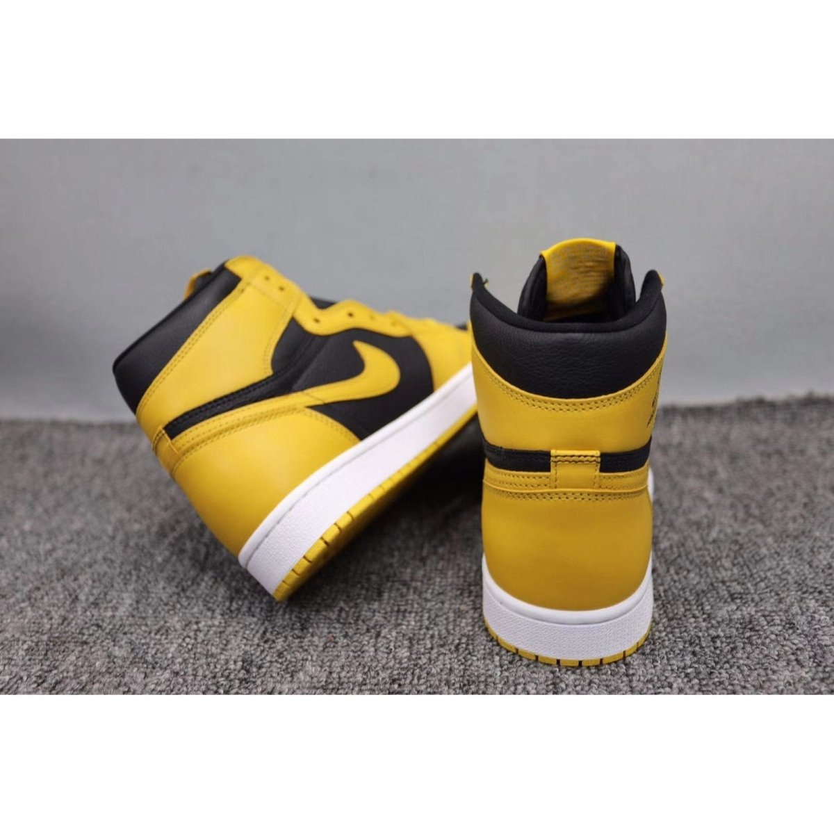 JORDAN 1 RETRO HIGH x POLLEN - Phantom Kicks