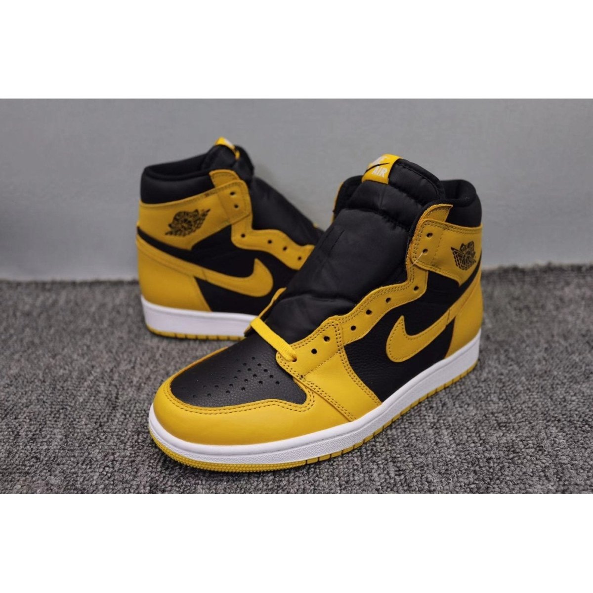 JORDAN 1 RETRO HIGH x POLLEN - Phantom Kicks