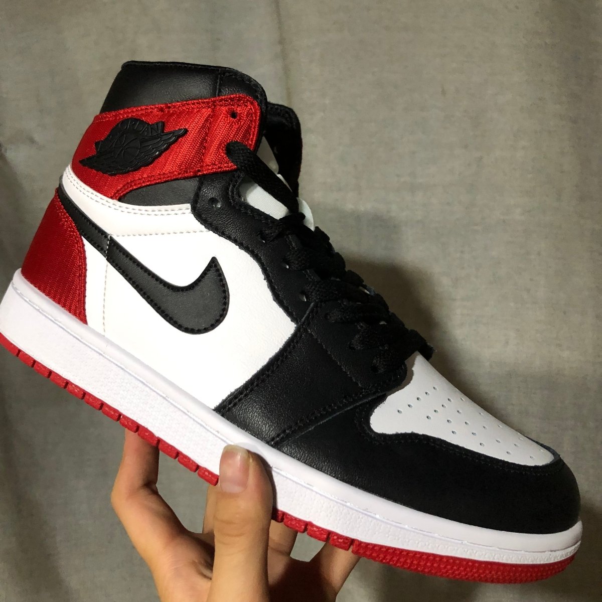 JORDAN 1 RETRO HIGH x SATIN BLACK TOE - Phantom Kicks