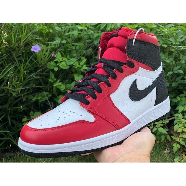 JORDAN 1 RETRO HIGH x SATIN SNAKE CHICAGO - Phantom Kicks
