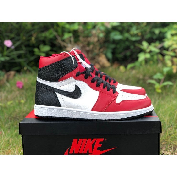 JORDAN 1 RETRO HIGH x SATIN SNAKE CHICAGO - Phantom Kicks